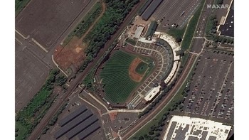 Stadion baseball di New Jersey juga terdampak. Ini sebelum banjir menerjang. Foto: Maxar Technologies