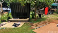 Area salat outdoor juga disediakan di lokasi ini lho gaes...