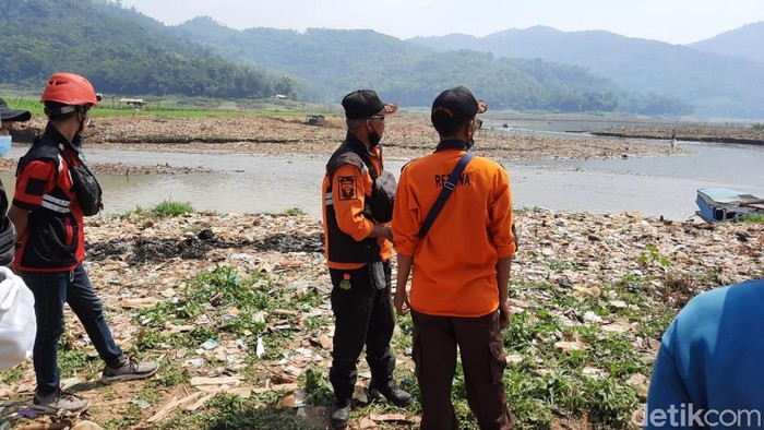 Pemancing hilang diduga tenggelam di waduk cirata