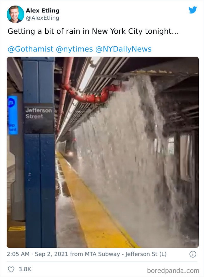 Potret viral banjir New York