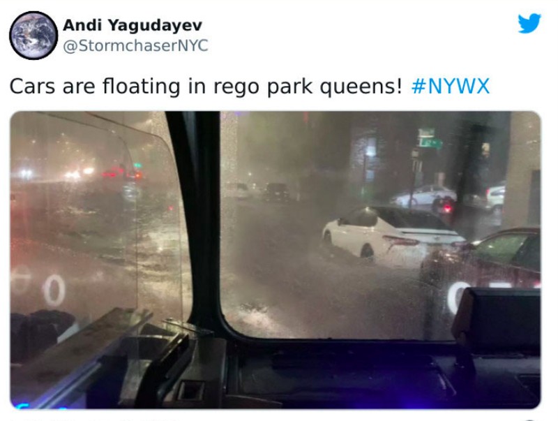 Potret viral banjir New York