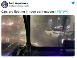 Potret Viral Ganasnya Banjir Bersejarah di Kota New York
