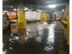 Potret Viral Ganasnya Banjir Bersejarah di Kota New York