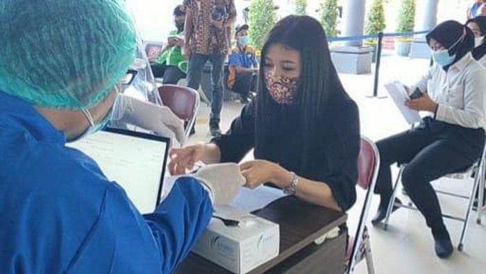 pt ka daops 8 gelar vaksinasi untuk penumpang