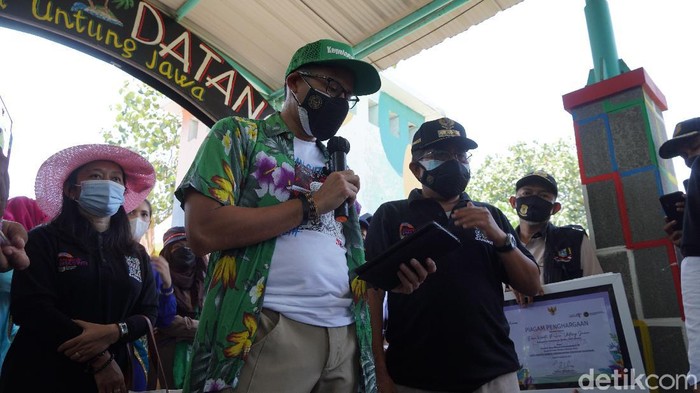 Menparekraf Sandiaga Uno di Pulau Untung Jawa