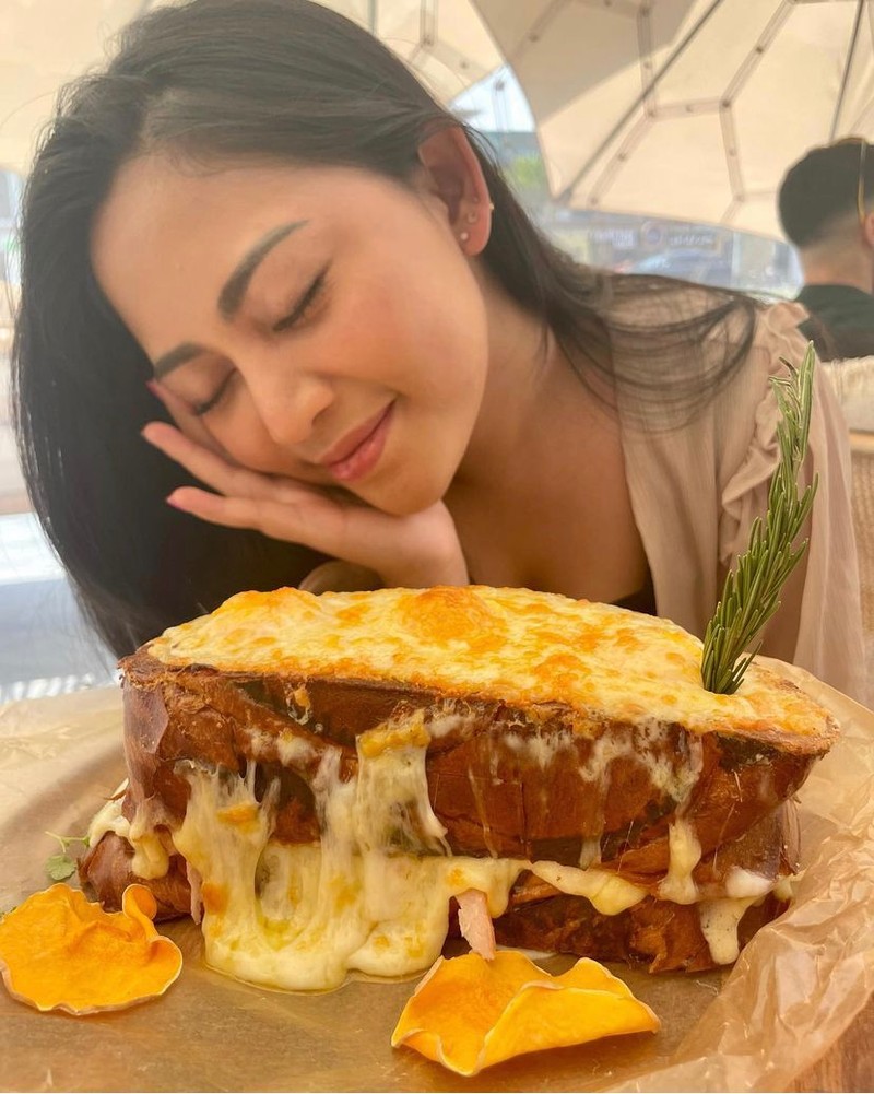 Mewah! Ini Gaya Rachel Vennya saat Ngopi di Dubai