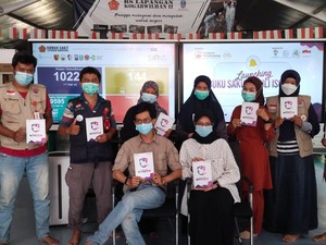 Bermanfaat, Relawan Pendamping RSLI Launching Buku Saku Peduli Isoman