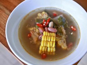 Resep Sayur Asem Betawi Kuah Bening dengan Oncom yang Sedap