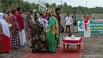 Ritual Larungan di Pantai Pangandaran Dibubarkan Petugas