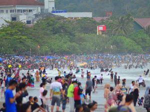 Ayo Vaksin ketimbang Wisata Pangandaran Ditutup