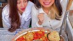Mgdalenaf Doyan Makan Enak, Intip Momennya Cicip Burger dan Bakso Mercon