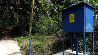 Peletakan PLTS di jembatan tersebut dinilai menjadi yang paling tepat karena tidak memakan lahan warga.  