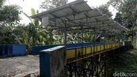 Pipa dengan ketebalan 6 mm tersebut ditanam di dalam tanah dengan kedalaman 1-1,5 meter dan melewati jalan raya hingga gorong-gorong stasiun kereta api di atasnya. PLTS pertama di Sumsel yang digunakan untuk irigasi sawah tersebut diresmikan Gubernur Sumatera Selatan pada bulan Maret lalu.