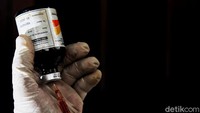Selain itu kegiatan ini juga sekaligus memberikan obat kepada hewan peliharaan yang sedang sakit. Selama masa pandemi COVID-19 pemberian vaksin rabies terus dilakukan walaupun tertunda karena khawatir penyebaran virus.  