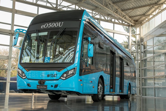 Bus listrik Mercedes-Benz diperkenalkan di Brasil
