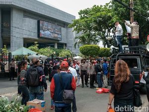 Tolak Formula E, Massa Jakarta Bergerak Geruduk DPRD DKI Lagi