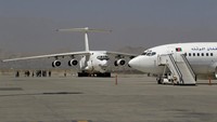 Diketahui, Bandara Internasional Hamid Karzai di Kabul telah kembali beroperasi usai dikuasai Taliban selepas militer AS angkat kaki dari Afghanistan.