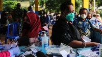 Bagi warga Kota Tangerang yang belum mengikuti vaksinasi, untuk segera mendaftarkan diri melalui RT/RW, Kelurahan atau melalui aplikasi.