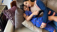 Pada usia kehamilan yang terbilang tua ini, Nagita Slavina masih sibuk bekerja. Nagita dan keluarga bahkan baru saja pulang dari Turki setelah pergi untuk menyelesaikan urusan bisnisnya. Foto: Instagram/raffinagita1717