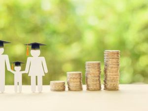 Studi: Pengalaman Masa Kecil Ortu Pengaruhi Dukungan Finansial untuk Sekolah Anak