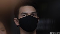 Ada alasan tersendiri mengapa sampai saat ini dirinya dengan Dhena Devanka masih satu rumah. Foto: Palevi/detikHOT