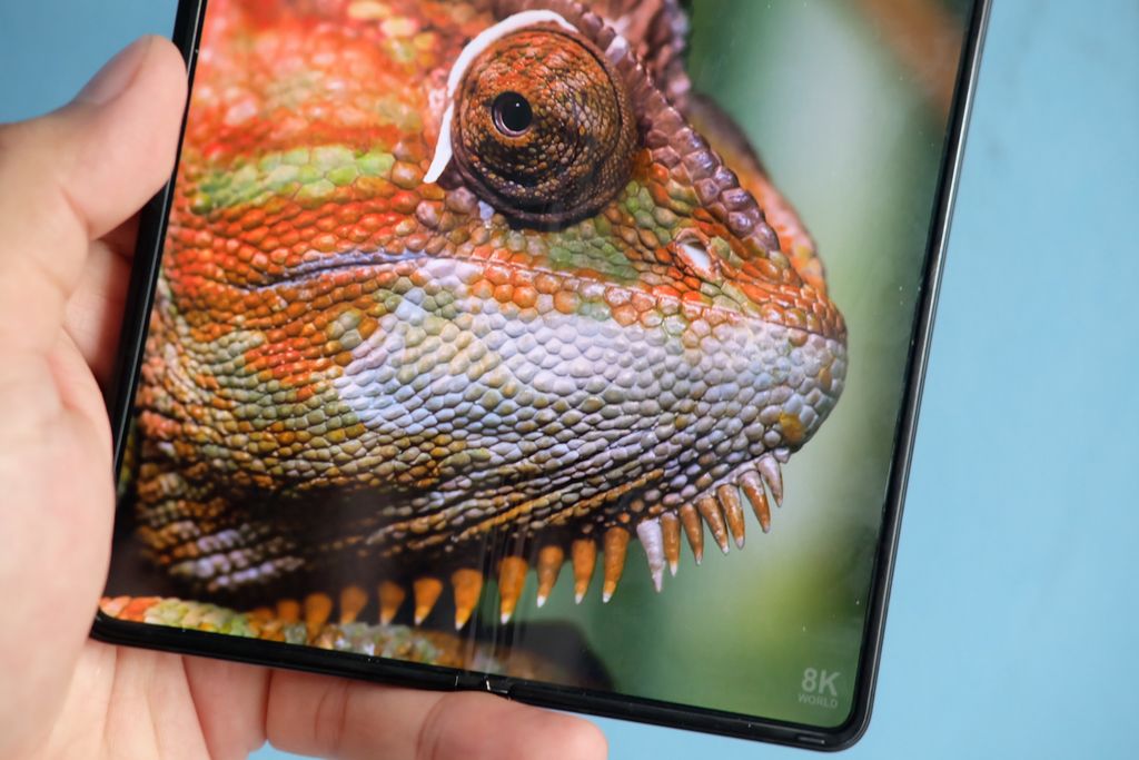 Ketajaman layar Galaxy Z Fold 3 Ketajaman layar Galaxy Z Fold 3.