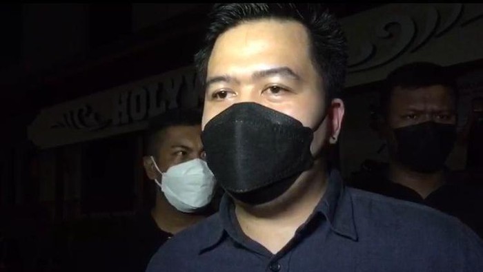 Outlet Manajem Holywings Tavern Kemang, Joseph Ado mengaku salah soal kerumunan, pada Sabtu (4/9/2021).