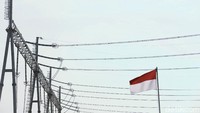 Nantinya PLTU Sumsel 8 membutuhkan 5,4 juta ton batu bara per tahun yang akan disuplai dari tambang batu bara PTBA di Tanjung Enim. Adapun jarak antara PLTU Sumsel 8 dengan tambang batu bara PTBA di Tanjung Enim hanya berjarak sekitar 30 menit. Namun, batu bara tersebut akan disalurkan dengan belt conveyor yang memanjang dari tambang ke ruang penyimpanan di PLTU Sumsel 8. Rengga Sancaya/detikcom.