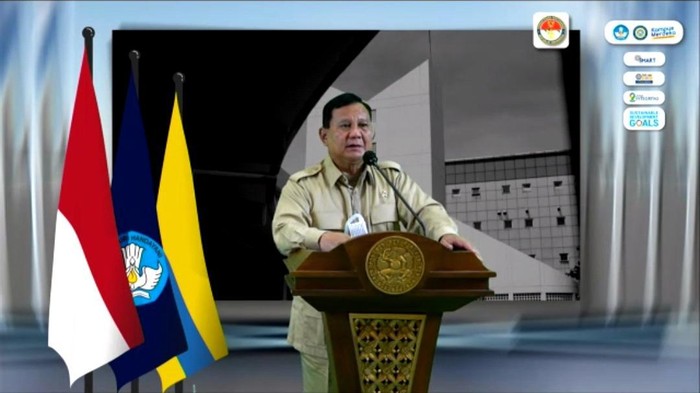 Menhan Prabowo Subianto saat berkunjung ke Unair Surabaya