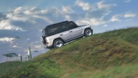 Tidak hanya dari segi tampilan, Concept EQG ini juga diklaim akan sama tangguhnya dengan Mercy G-Class. Mobil listrik Mercy ini, konon akan menggunakan transmisi yang punya karakter layaknya mobil 4x4 dan menggunakan empat motor listrik. Foto: Daimler AG/Mercedes-Benz AG - Global Commun
