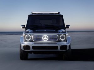 Lihat Aksi Mercy G-Class Full Elektrik yang Senyap Tanpa Suara
