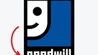 Goodwill adalah organisasi nirlaba terkenal di dunia yang mengumpulkan sumbangan makanan, pakaian, dan kebutuhan pokok untuk membantu yang membutuhkan. Karyawan organisasi percaya bahwa melakukan perbuatan baik tidak boleh dianggap sebagai sesuatu yang luar biasa melainkan sebagai aktivitas sehari-hari. Itu sebabnya logo mereka dibangun di sekitar huruf G, yang dari kejauhan menyerupai wajah bahagia. Foto: Via Brightside
