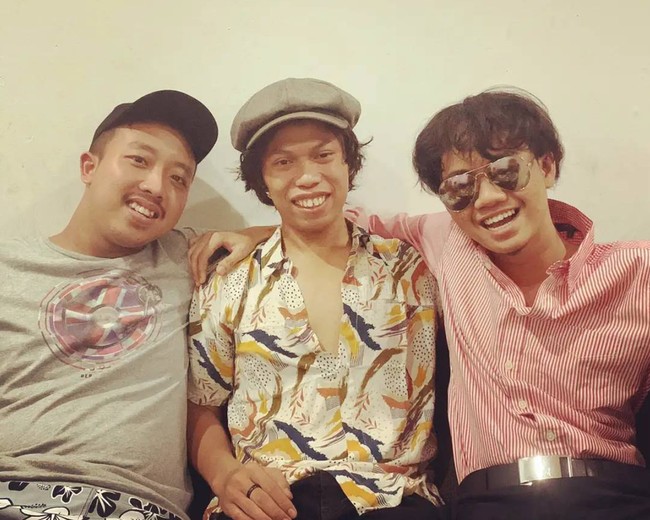 Alfin disebut memiliki kemiripan dengan Indro, sedangkan Sepriadi memiliki kemiripan dengan Dono, dan Alfred dengan Kasino. Tak hanya berwajah mirip, gaya ketiganya pun menyerupai Dono, Kasino, dan Indro. Foto: Instagram