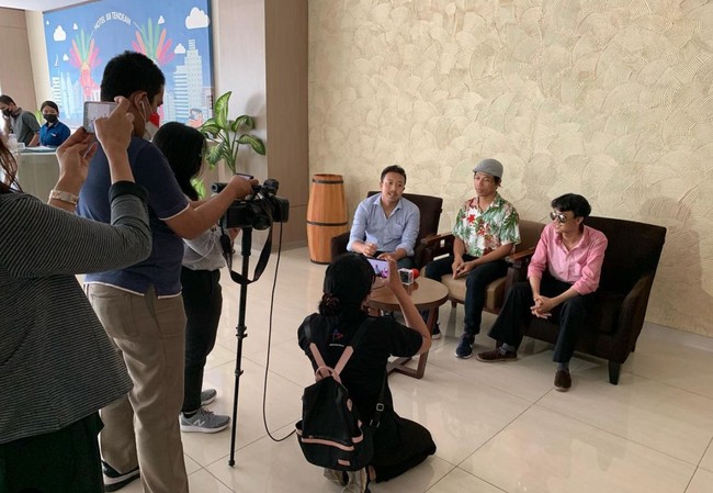 Tak hanya aktif di Instagram, ketiganya pun ternyata sering membagikan video Sketsa Warkop di akun YouTube Patria TV. Hingga saat ini channel YouTube Patria TV sendiri sudah memiliki lebih dari 8,3 ribu pengikut. Foto: Instagram