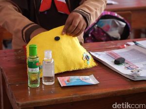 Hari Pertama PTM di Purwakarta, Siswa Wajib Dibekali Dompet Sehat