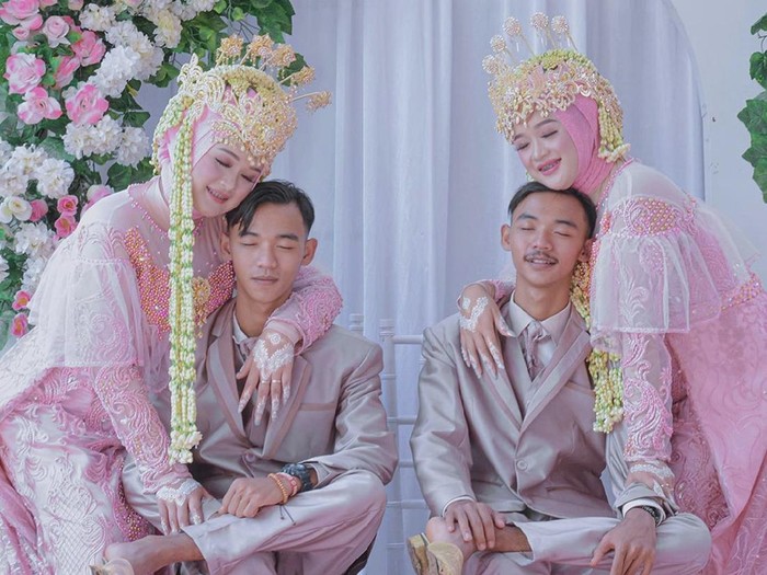 Kisah Unik Di Jabar Pasangan Kembar Nikah Bareng Hingga Rumah Barter