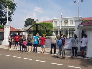 Diusir dari Kebon Sirih, Pencari Suaka WN Afghanistan Sempat Demo Depan Setneg