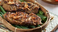 Empal daging khas Sunda ini jadi favorit banyak orang. Sering dijodohkan dengan sambal dadak dan nasi hangat. Tahapan pembuatannya bisa kamu lihat di resep ini. Foto: Dok. Anisah