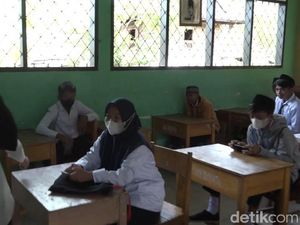 Bupati Kudus Larang Guru yang Tak Datang Vaksin Dosis 2 Mengajar