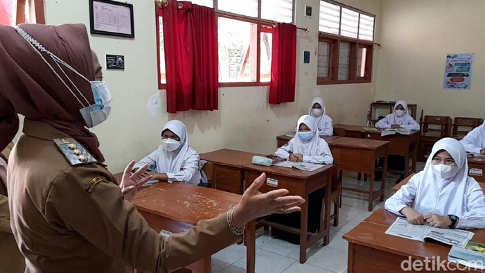 Sekolah tatap muka atau pembelajaran tatap muka di Brebes, Jawa Tengah