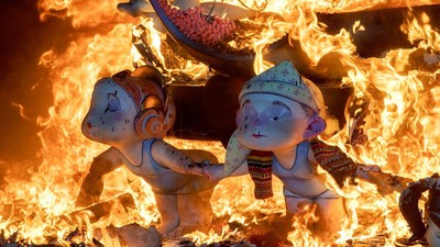 Semarak Festival Api yang Kembali Digelar di Spanyol