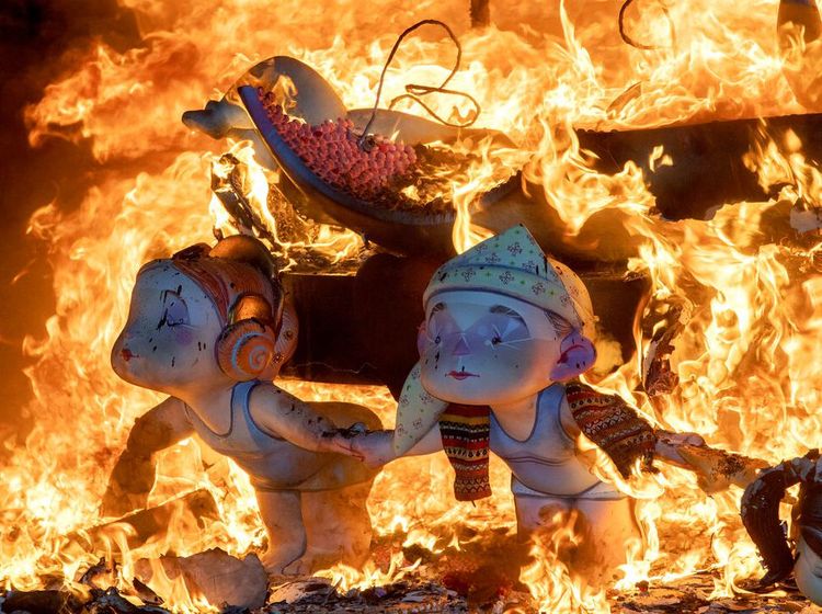 Semarak Festival Api yang Kembali Digelar di Spanyol