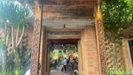 Sedap Banget! Makan Nasi Goreng Kampung Plus Suasana Bali di Coffee Shop Ini