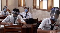 Pelaksanaan PTM ini dilakukan terbatas dengan kuota 50 persen. (Foto: Imam Suripto/detikcom)