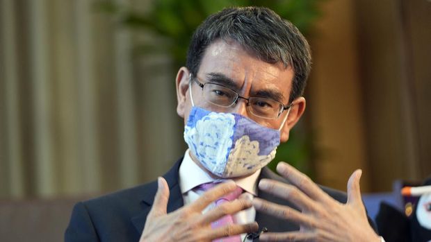 Taro Kono. (AP/Eugene Hoshiko)