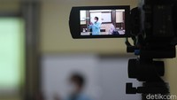 Selain perkuliahan yang berlangsung offline, pihak kampus juga menyelenggarakan perkuliahan secara daring.