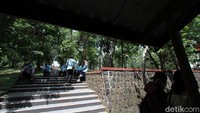 Selama perkuliah daring, mereka mengaku mengalami banyak kendala, antara lain masalah sinyal dan kuota internet. Selain itu, mereka juga mulai kebiasaan baru dan beradaptasi dengan cepat.