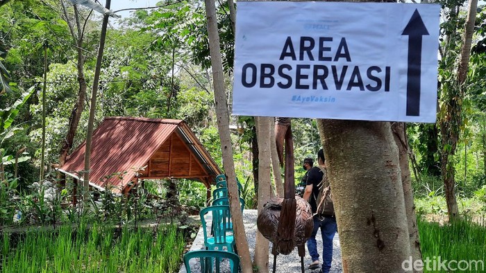 Vaksinasi di Peace Village