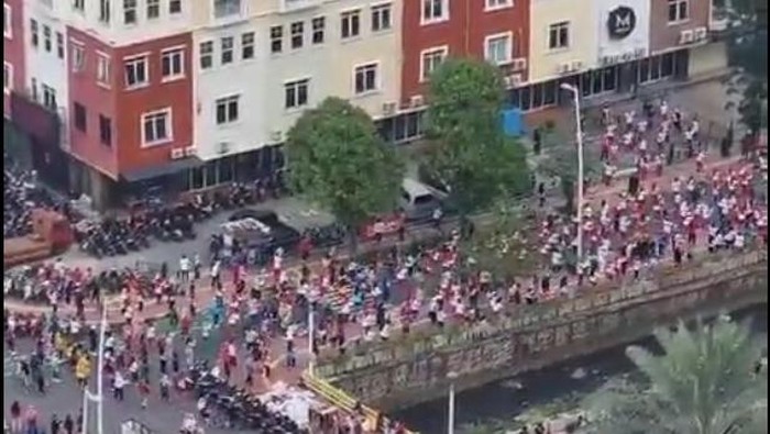 Video senam ibu-ibu di kawasan Puri Indah, Jakarta Barat