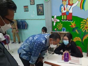 Sepatu dan Tas Siswa SD-SMP di Surabaya Akan Diseragamkan